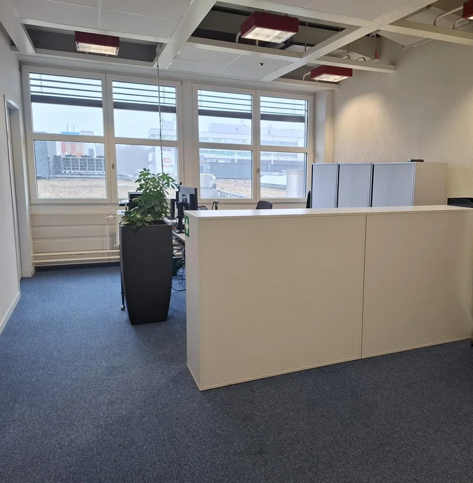 Grosszügige Bürofläche an sehr guter Lage in Dietlikon