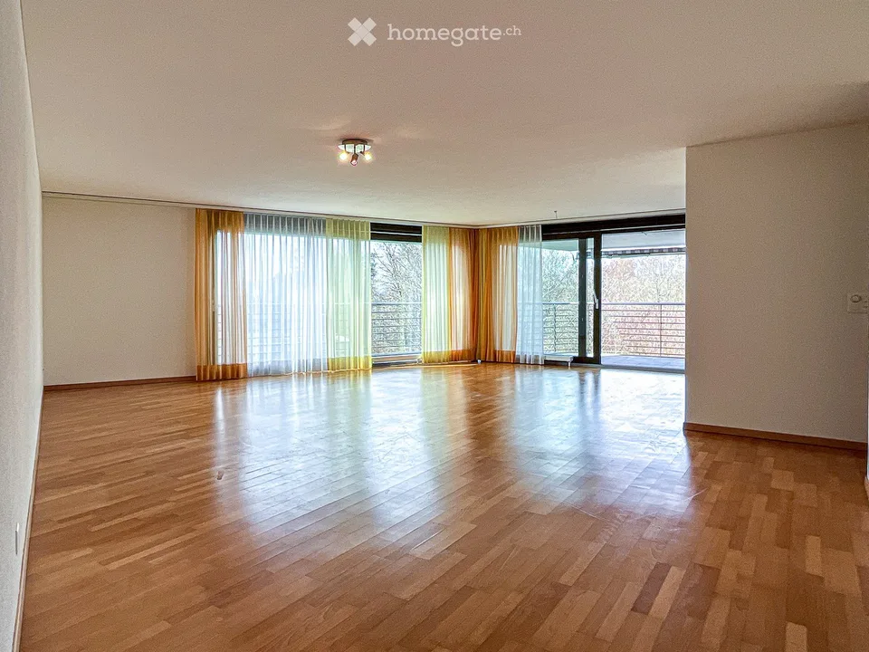 Havre de nature paisible avec connexion centrale : appartement 4,5 pièces dans le district 7 de Zurich