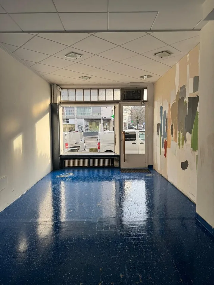 Premier loyer offert - Arcade de 60 m2 proche toutes commodités