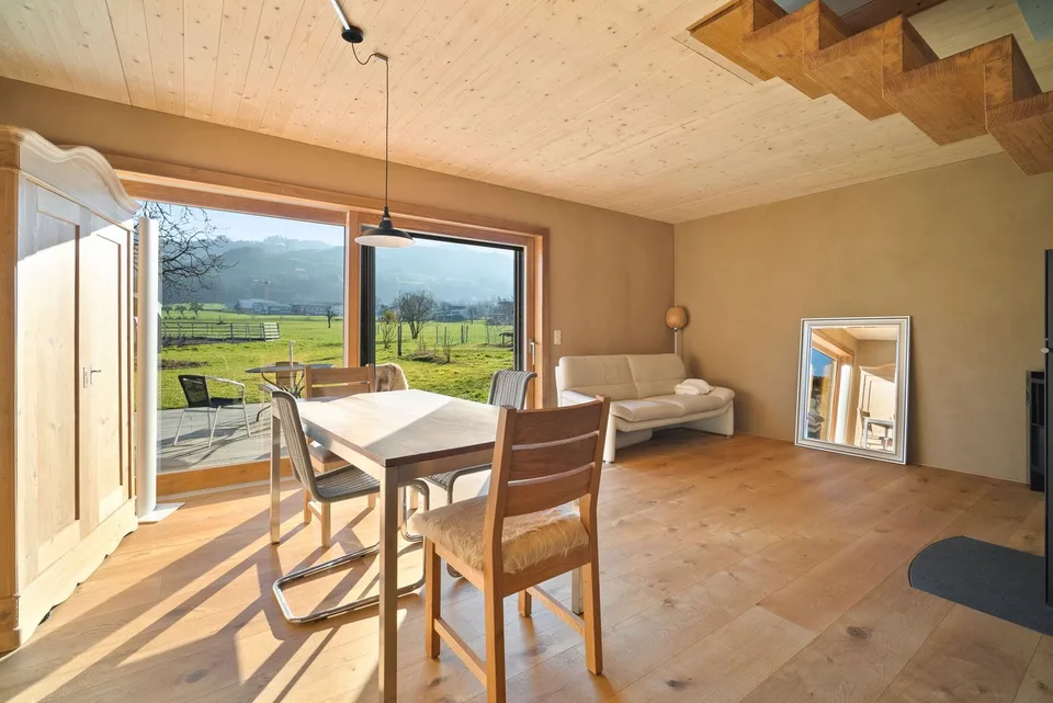 Casa indipendente con 3 camere da letto con vista sulla natura a Lachen in affitto