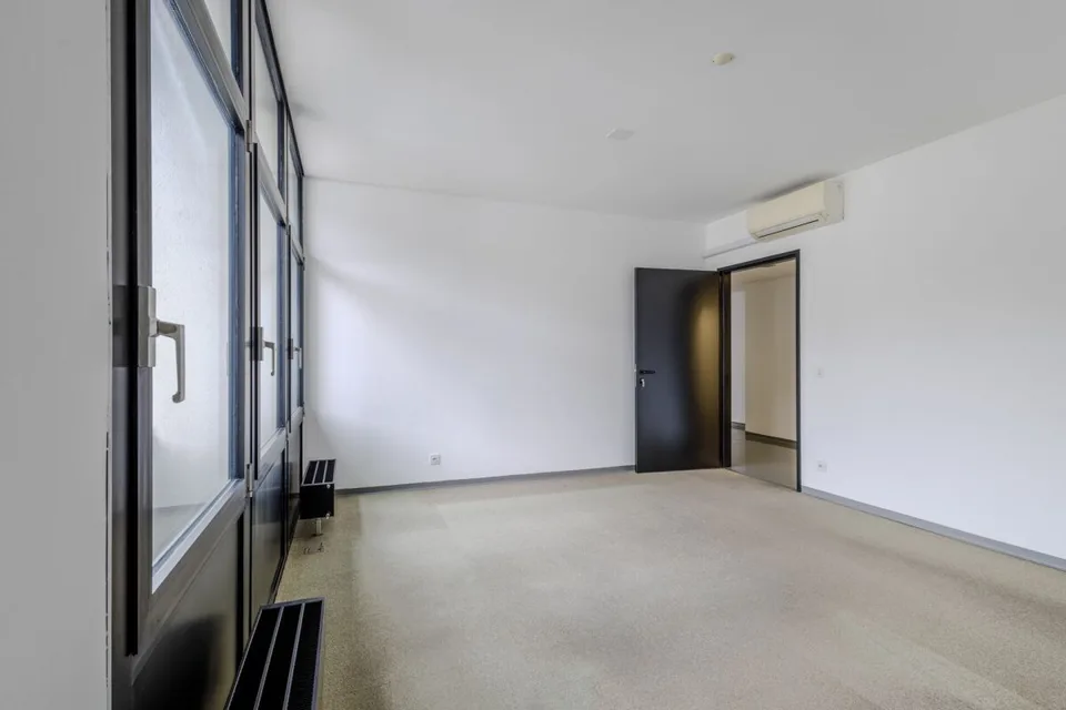 Büro im Zentrum von Chiasso gegenüber dem Bahnhof FFS
