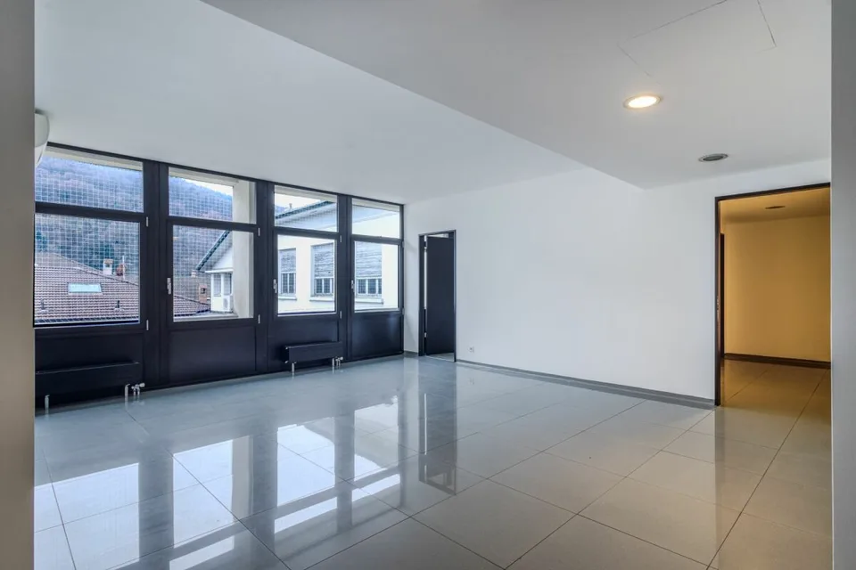 Büro im Zentrum von Chiasso gegenüber dem Bahnhof FFS