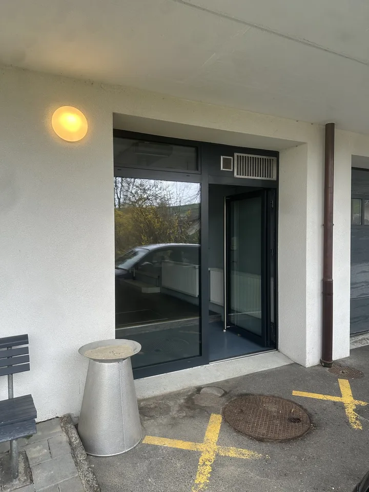Versatile commercial space / office space approx. 22 m² in Kriens – photo 10 of 10