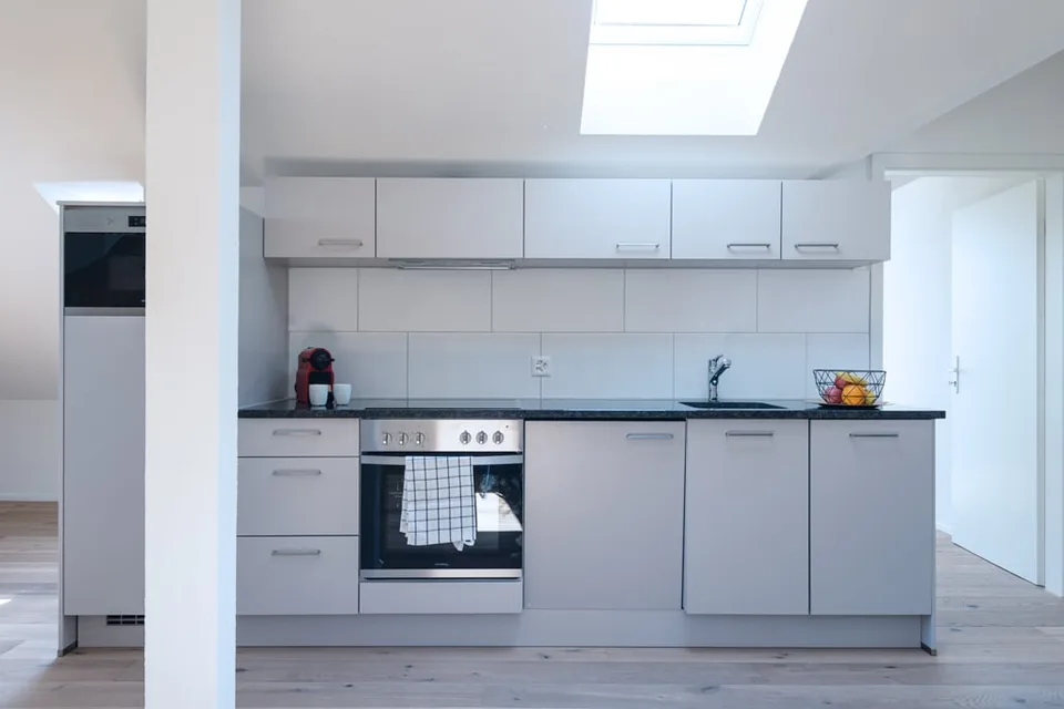 Helle 3 Zimmer Dachwohnung mit Aussicht in Zürich Wiedikon – foto 13 di 26