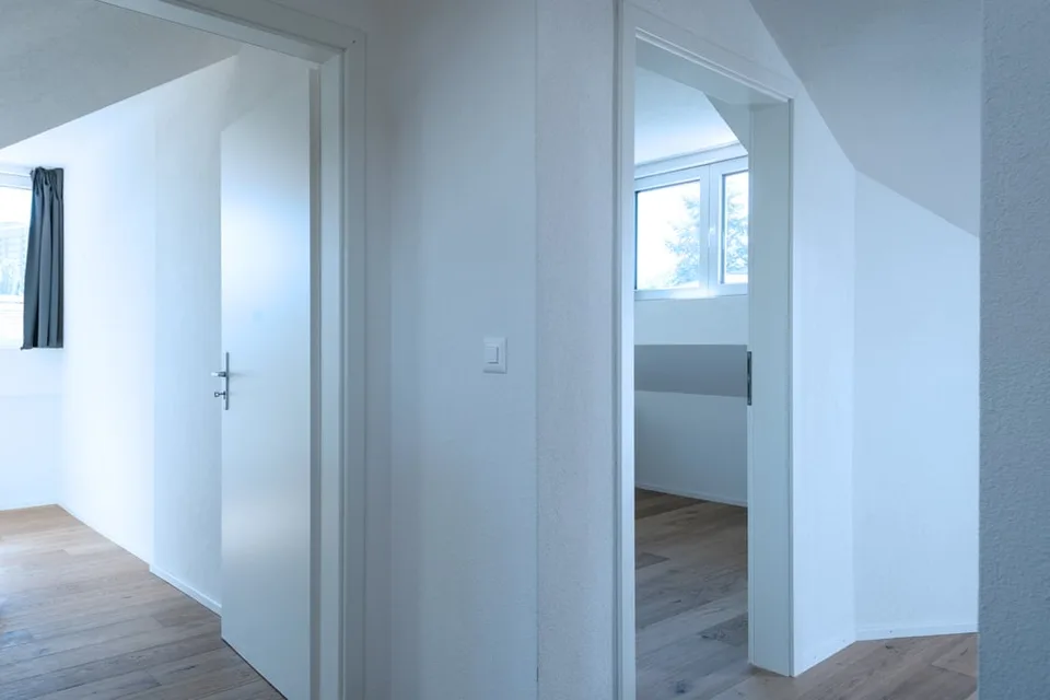 Helle 3 Zimmer Dachwohnung mit Aussicht in Zürich Wiedikon – foto 12 di 26