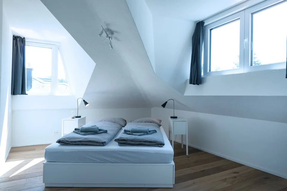 Helle 3 Zimmer Dachwohnung mit Aussicht in Zürich Wiedikon – foto 16 di 26