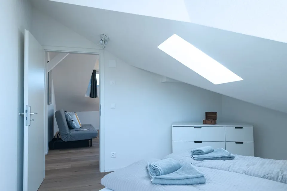 Helle 3 Zimmer Dachwohnung mit Aussicht in Zürich Wiedikon – foto 15 di 26