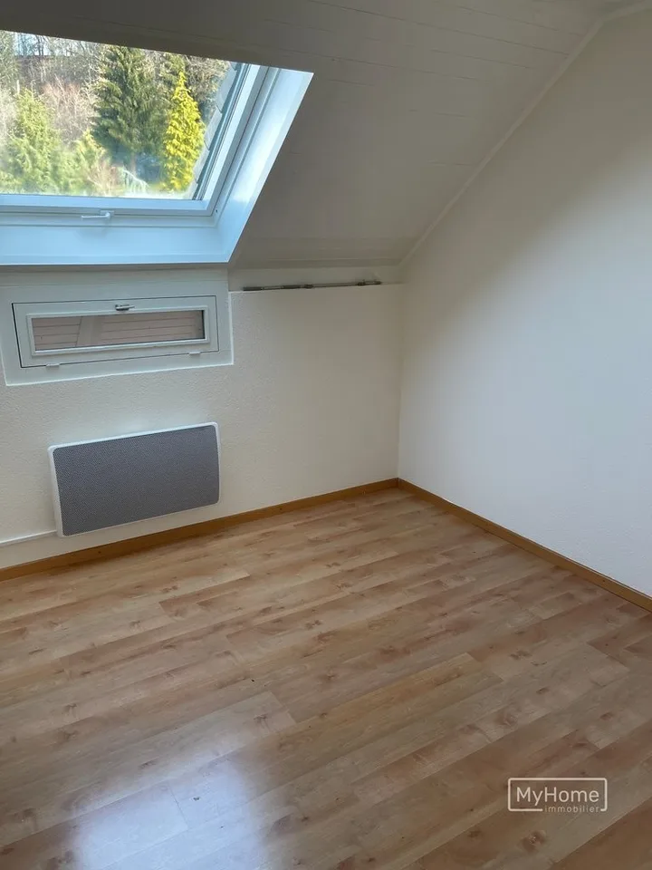 Geräumige 6.5-Zimmer-Villa mit großem privatem Garten – Foto 8 von 12