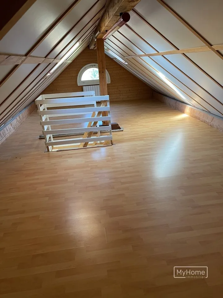 Geräumige 6.5-Zimmer-Villa mit großem privatem Garten – Foto 10 von 12