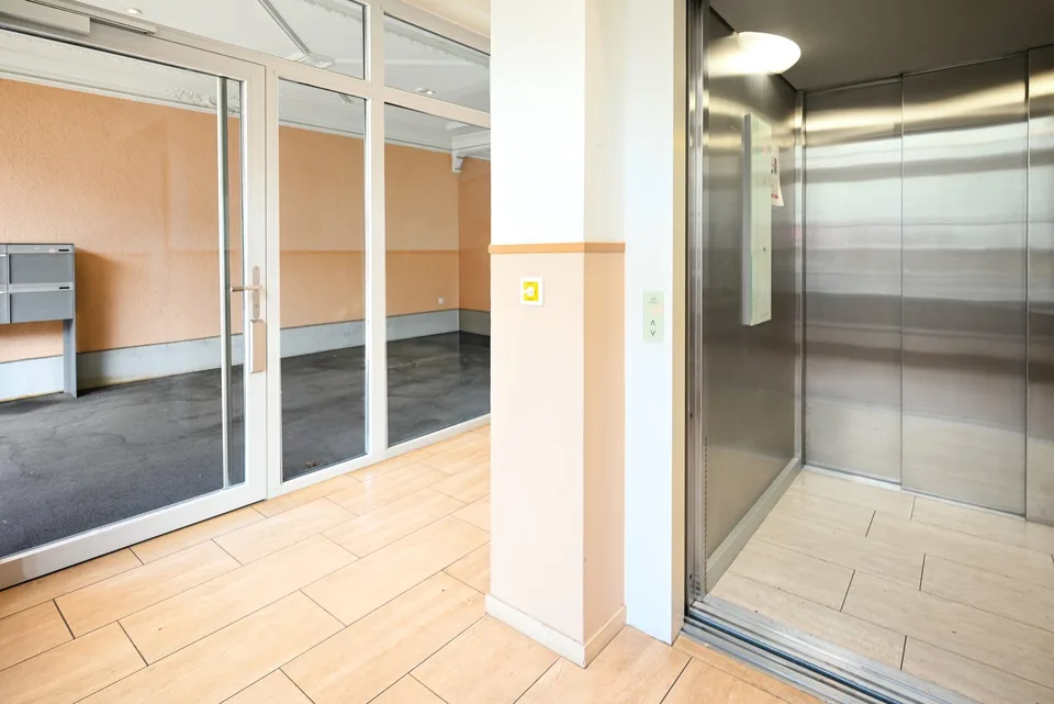 Duplex ufficio loft vicino alla stazione di Enge