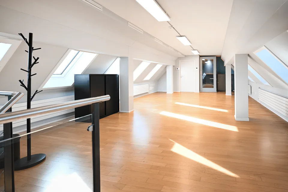Duplex Office Loft near Enge Train Station – photo 9 of 13