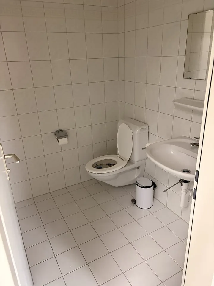 Schöner, heller Gewerberaum an guter Lage zu vermieten!