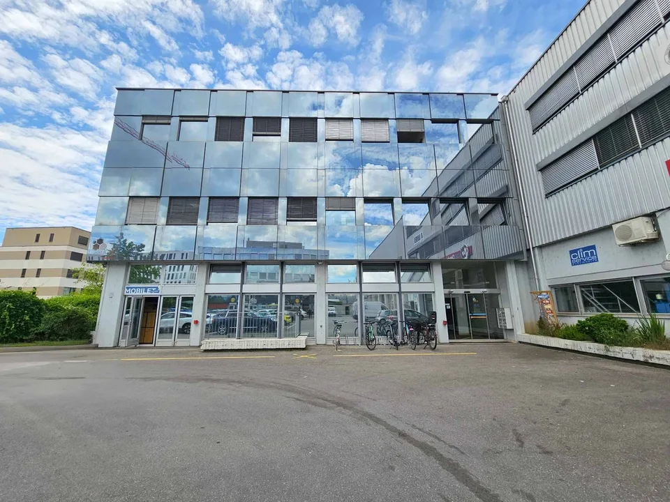 Dépôt 300 m2 à Renens VD
