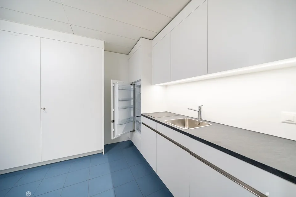 Espace commercial et de bureau rénové disponible immédiatement – photo 6 sur 10
