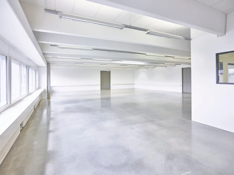 Spazio ufficio su 370m2 - completamente attrezzato e climatizzato