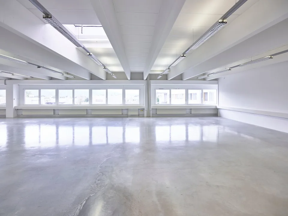Spazio ufficio su 370m2 - completamente attrezzato e climatizzato