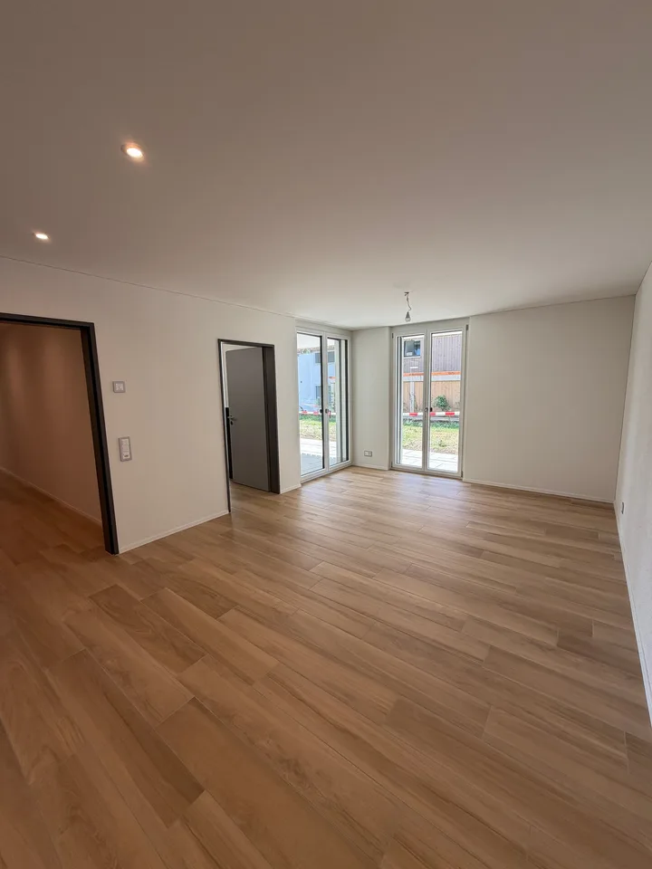Appartamento di costruzione moderna di 3,5 locali al piano terra 110 m² di comfort abitativo