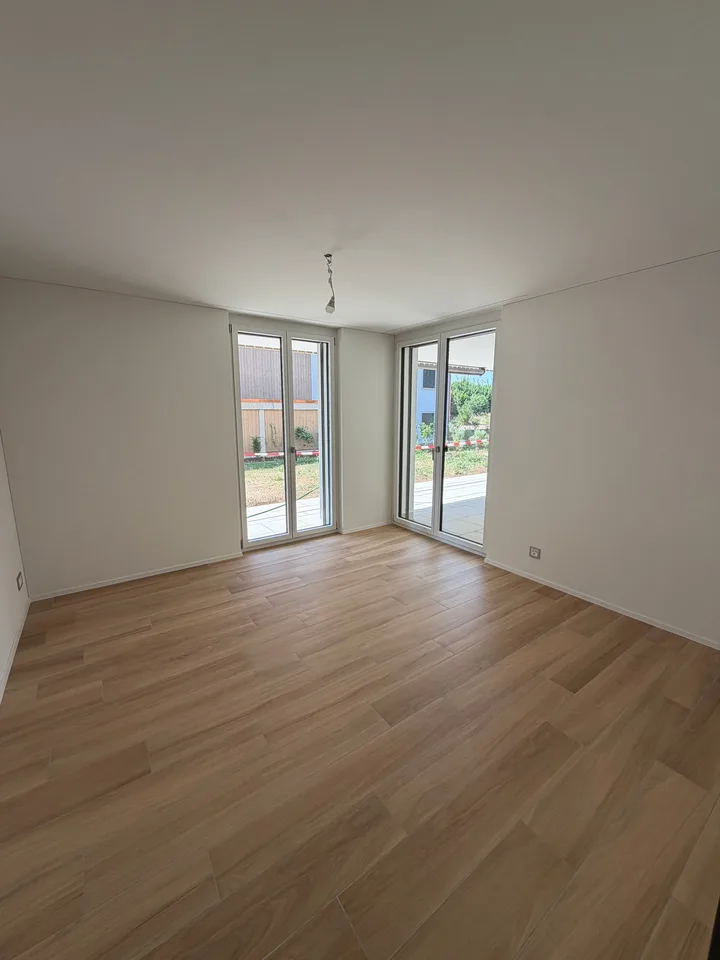 Appartamento di costruzione moderna di 3,5 locali al piano terra 110 m² di comfort abitativo
