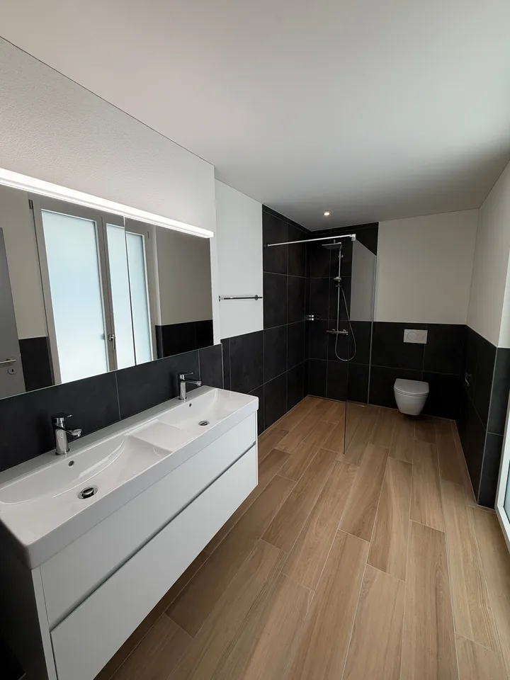 Appartamento di costruzione moderna di 3,5 locali al piano terra 110 m² di comfort abitativo