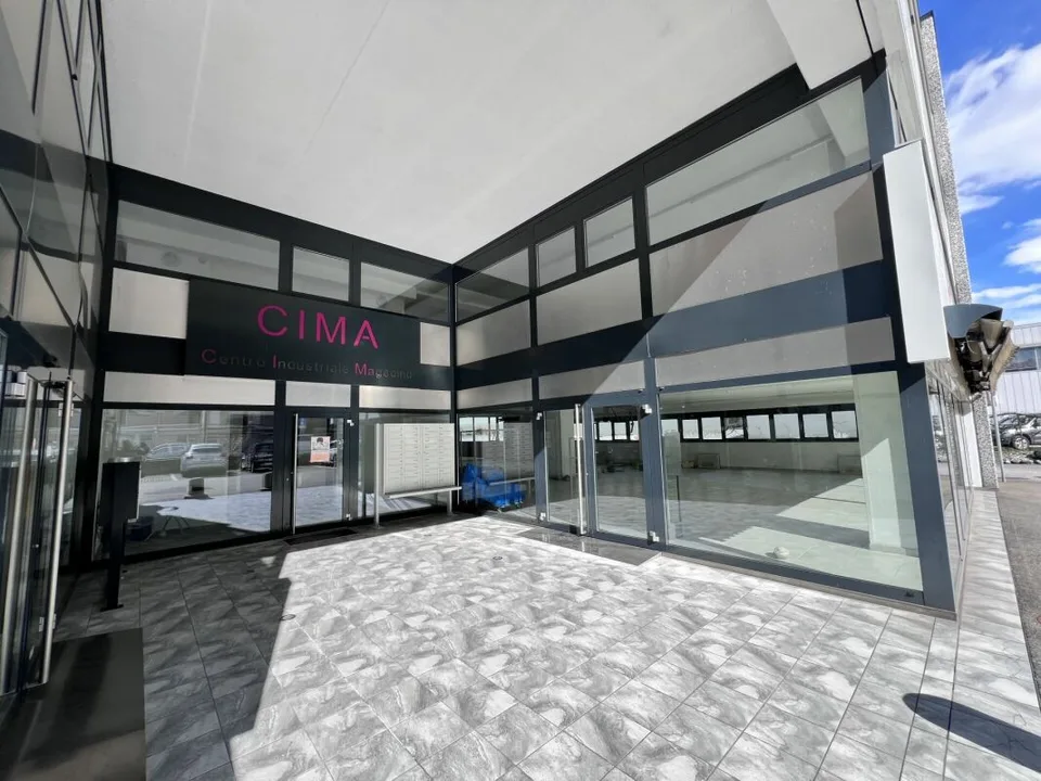 Superficie commerciale/esposizione (frazionabile)
