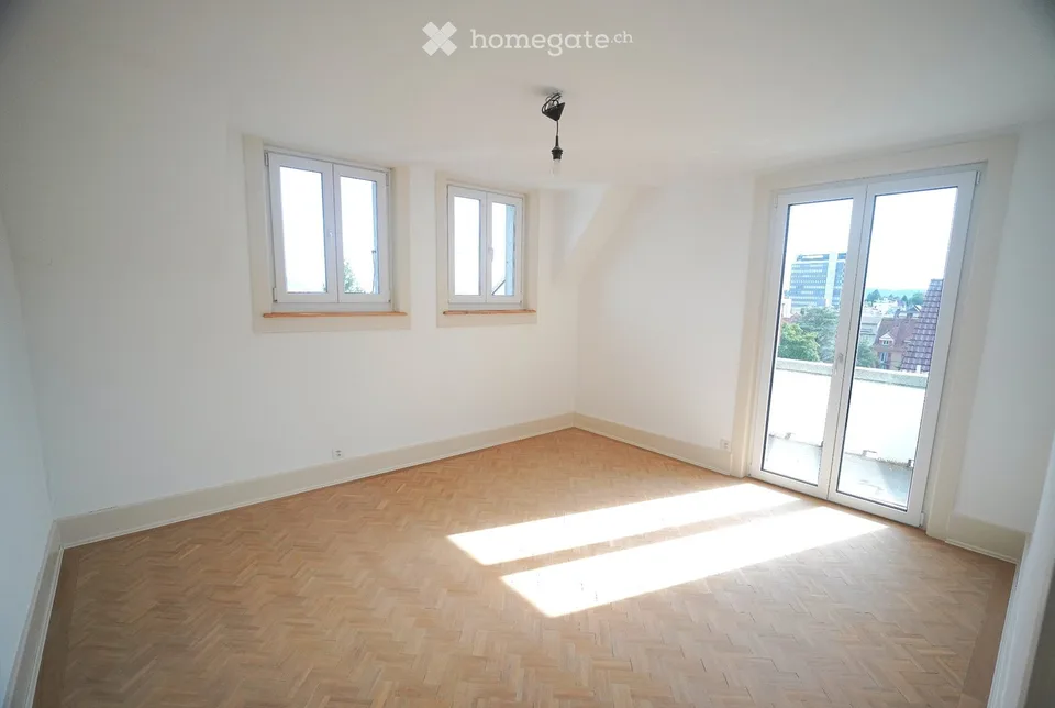Appartement de 3 pièces rénové, nouvelle cuisine, salle de bain & chauffage par le sol