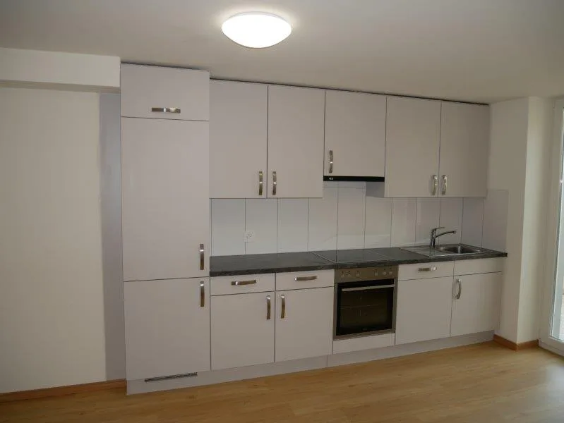 Appartamento di 2 camere luminoso con balcone su Feldbergstrasse a Basilea
