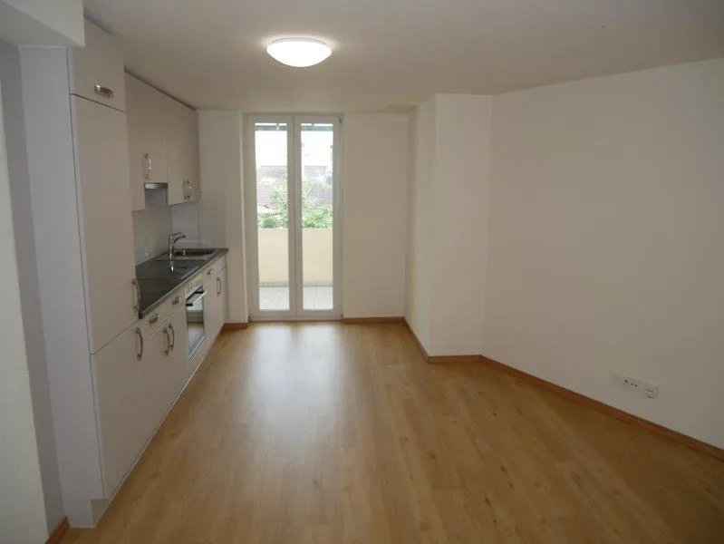 Appartamento di 2 camere luminoso con balcone su Feldbergstrasse a Basilea