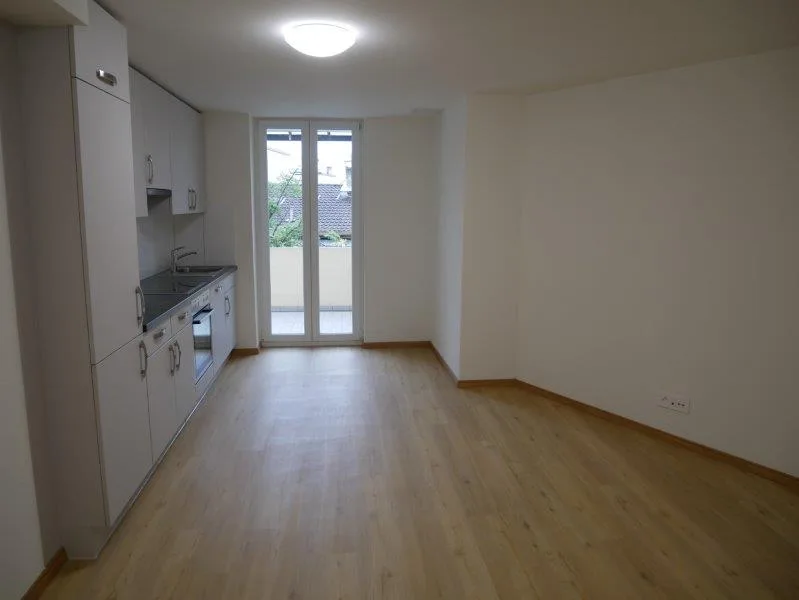 Appartamento di 2 camere luminoso con balcone su Feldbergstrasse a Basilea