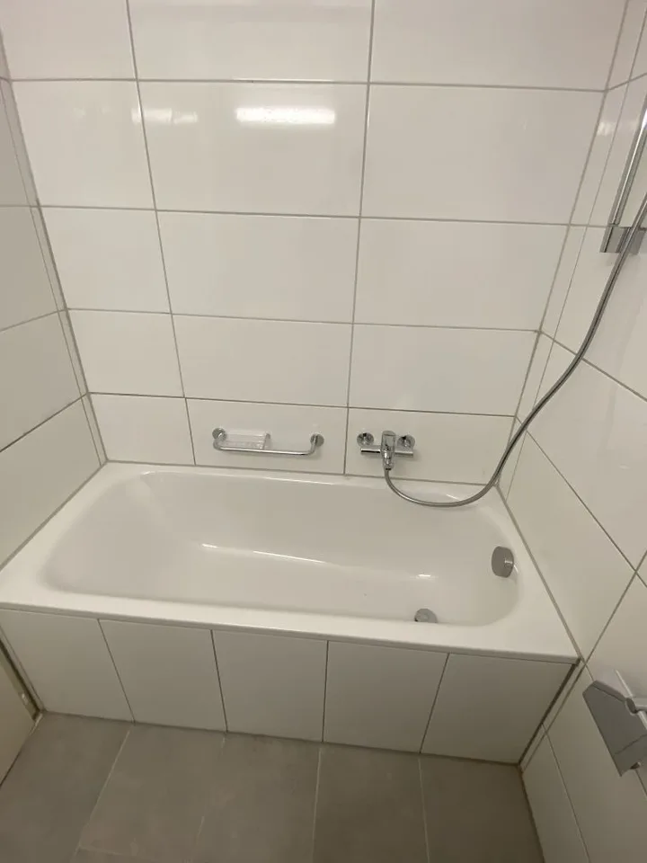 Wunderschöne 2-Zimmer-Wohnung mit Balkon in Le Locle – Foto 7 von 8