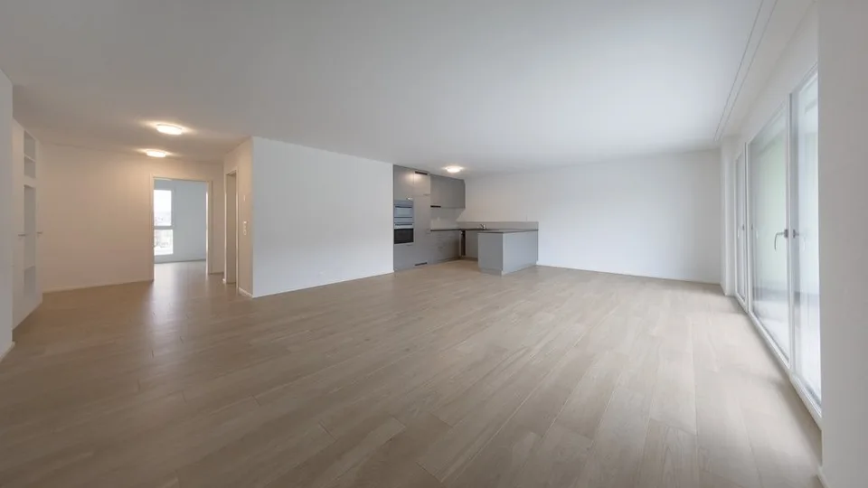 GROSSZÜGIGE UND MODERNE 2.5 ZIMMER-WOHNUNG IN REINACH AG