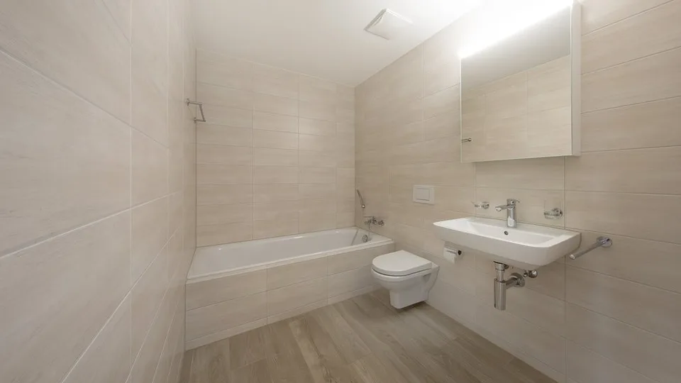 GROSSZÜGIGE UND MODERNE 2.5 ZIMMER-WOHNUNG IN REINACH AG