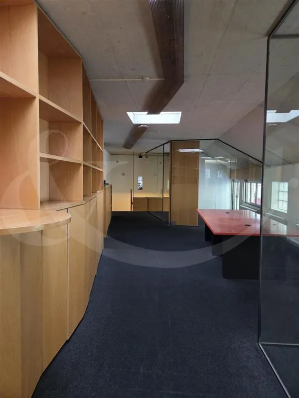 Rue Jean-Jaquet 8, Local professionnel de 322 m²