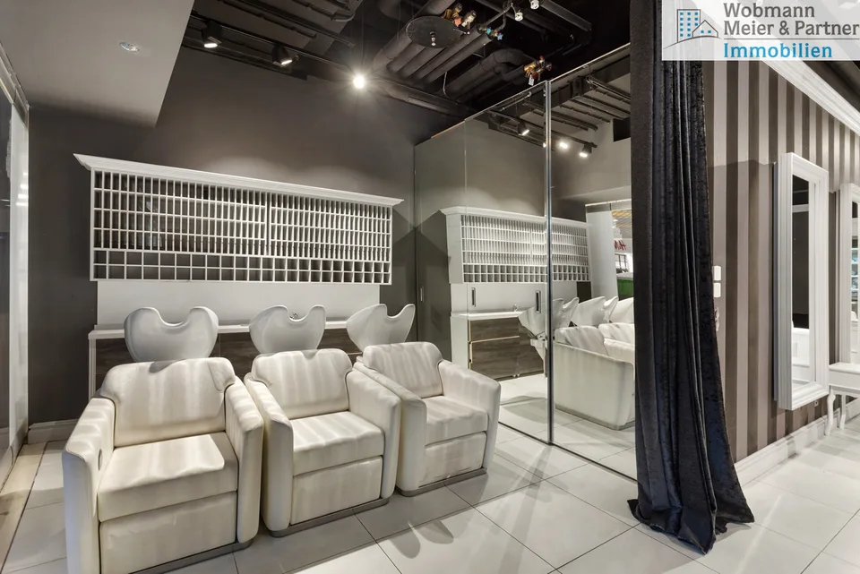 Salone di bellezza attraente, ampliato (74 m²) all'interno di Volketswil