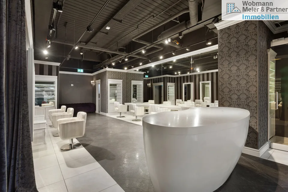 Salone di bellezza attraente, ampliato (74 m²) all'interno di Volketswil