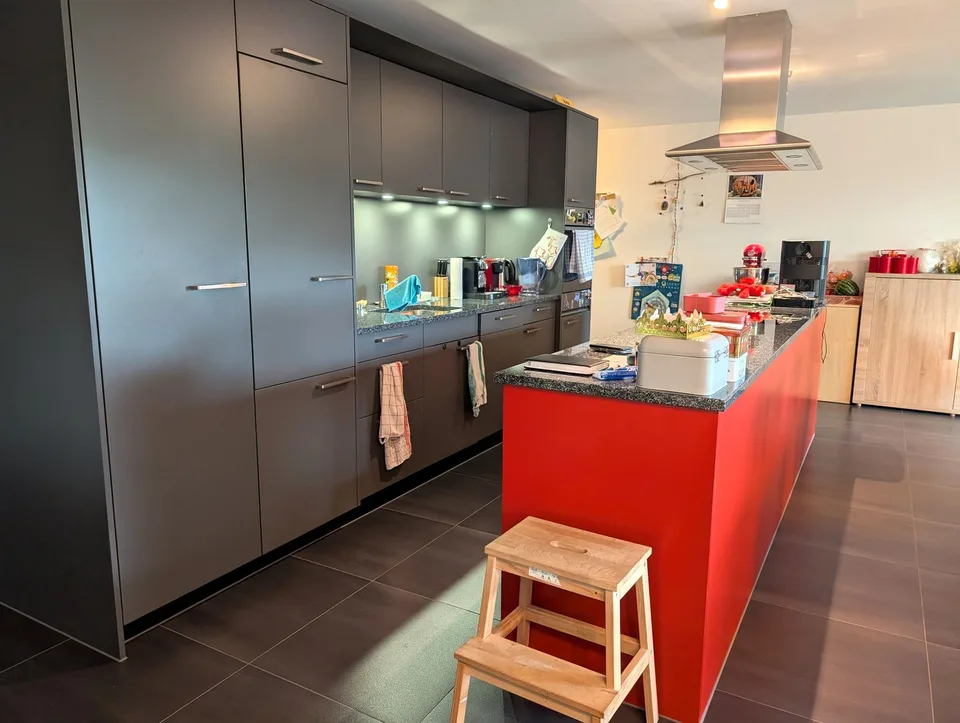 Moderne 3.5-Zimmer-Wohnung mit Balkon in Erlach