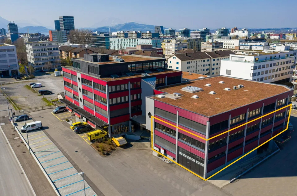 812 m2 Commercial/Office Space with Goods Lift and Ramps