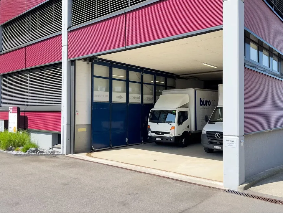 812 m2 Commercial/Office Space with Goods Lift and Ramps