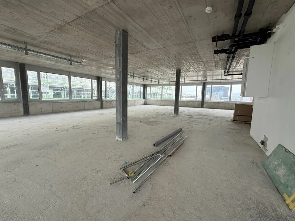 Ufficio di circa 380 m2 in un edificio nuovo