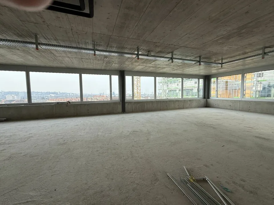 Ufficio di circa 380 m2 in un edificio nuovo