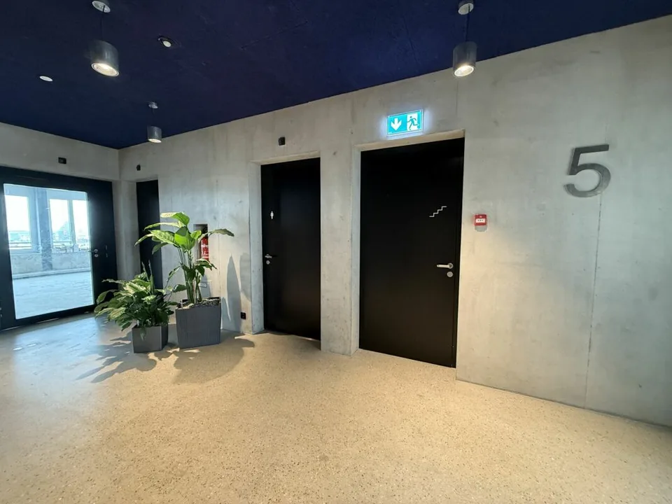 Ufficio di circa 380 m2 in un edificio nuovo – foto 8 di 10