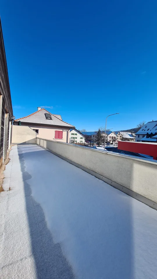 Geräumige 4.5-Zimmer-Wohnung mit Balkon in Cornol
