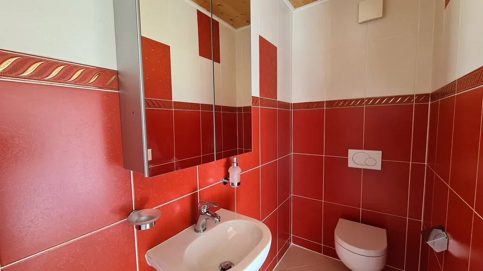 Geräumige 4.5-Zimmer-Wohnung mit Balkon in Cornol