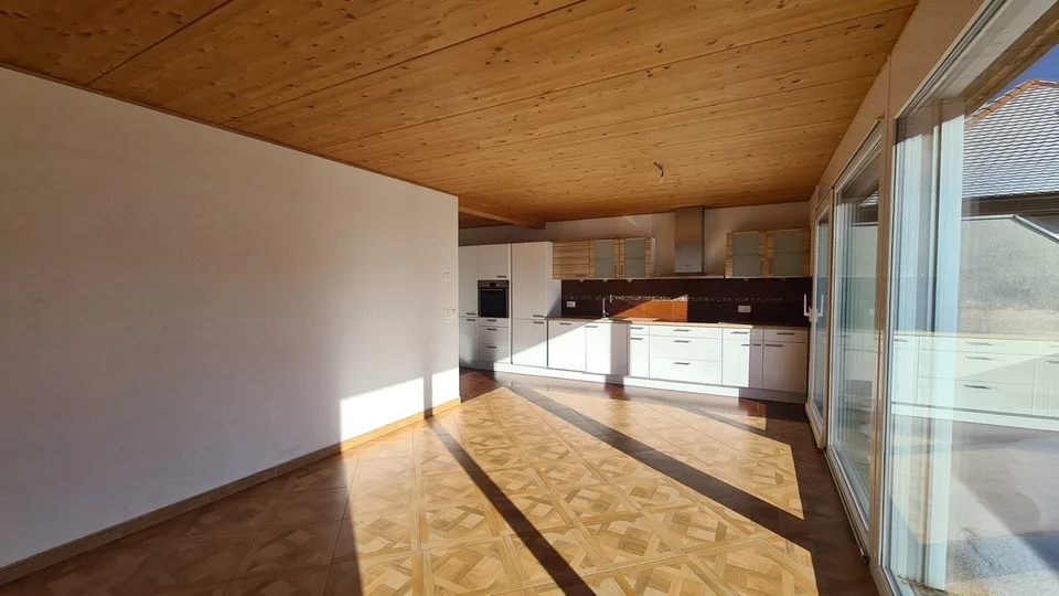 Spacieux appartement de 4.5 pièces avec balcon à Cornol