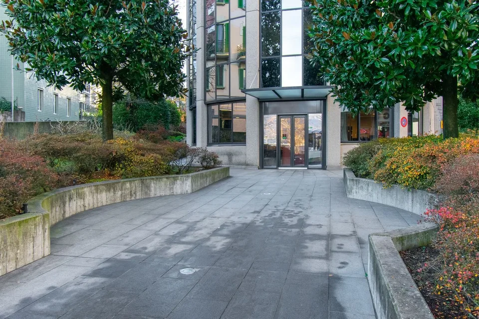 Modernes Büro in strategischer Lage in Lugano – Foto 9 von 9