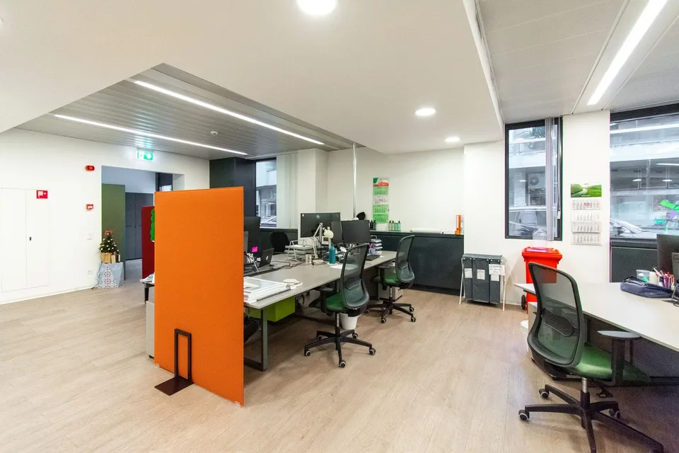 Bureau moderne dans un emplacement stratégique à Lugano