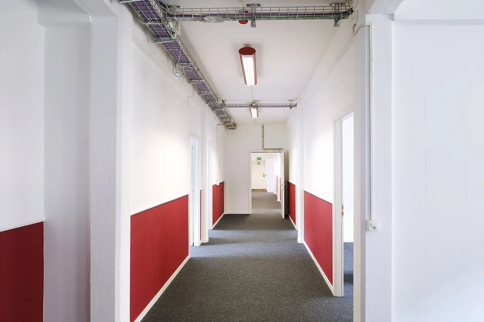 Spazio ufficio pronto per l'occupazione con struttura di stanza esistente in The Valley