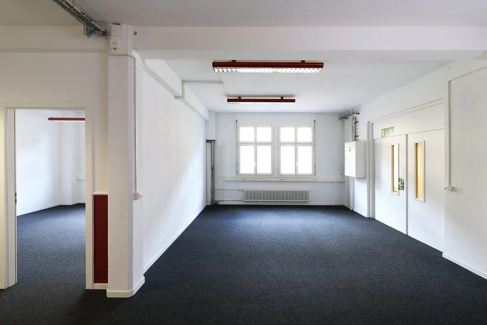 Spazio ufficio pronto per l'occupazione con struttura di stanza esistente in The Valley