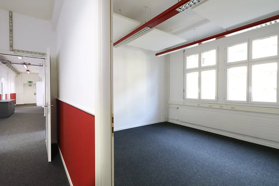 Spazio ufficio pronto per l'occupazione con struttura di stanza esistente in The Valley