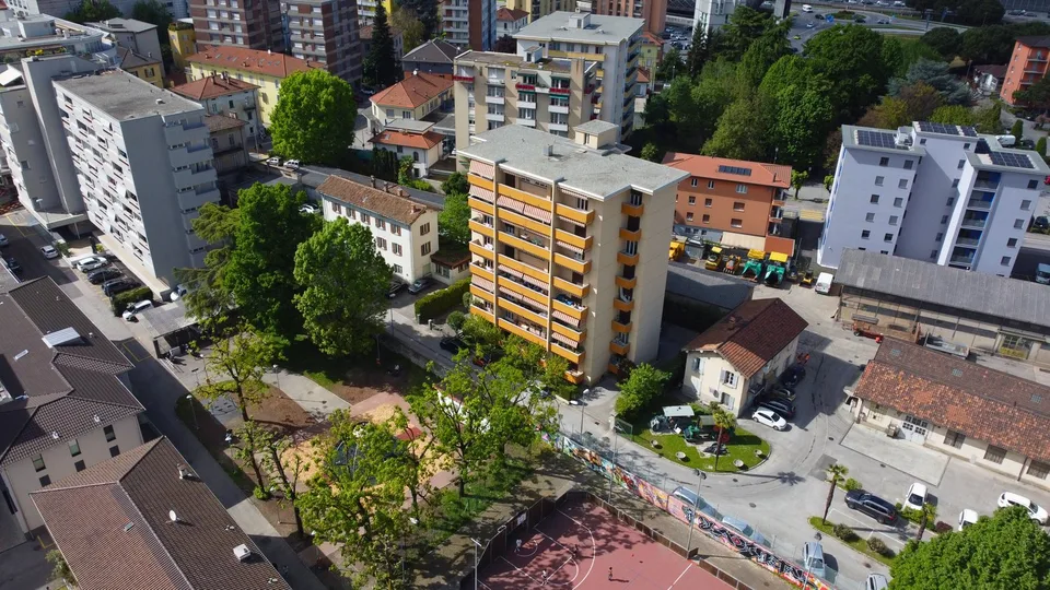 Affittasi luminoso 3.5 in centro Chiasso, in posizione strategica e ben servita