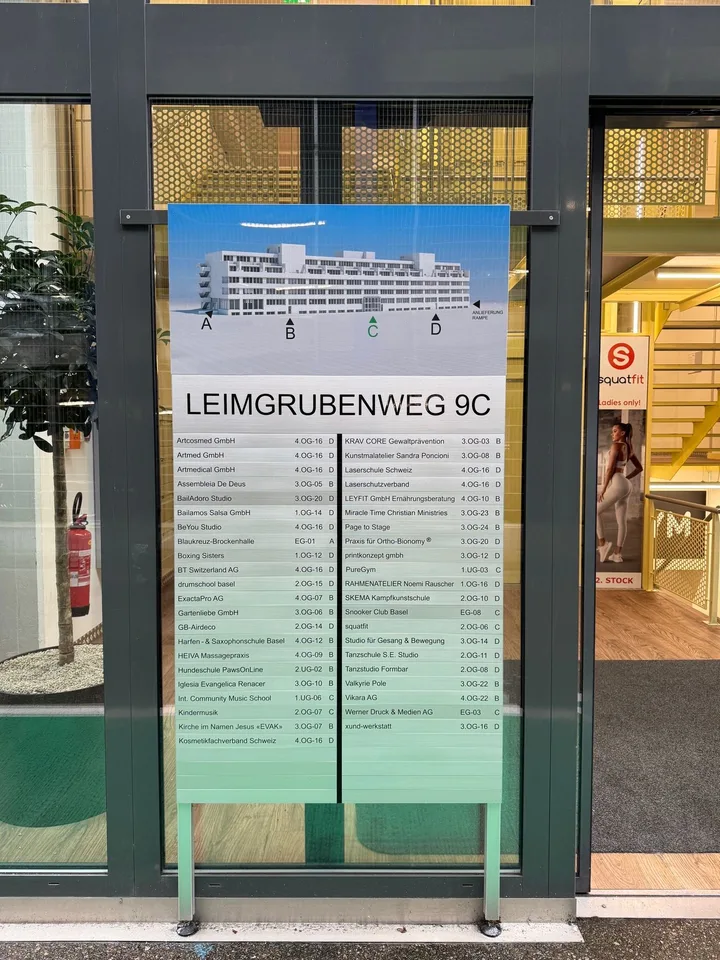 Zentrale und helle Bürofläche